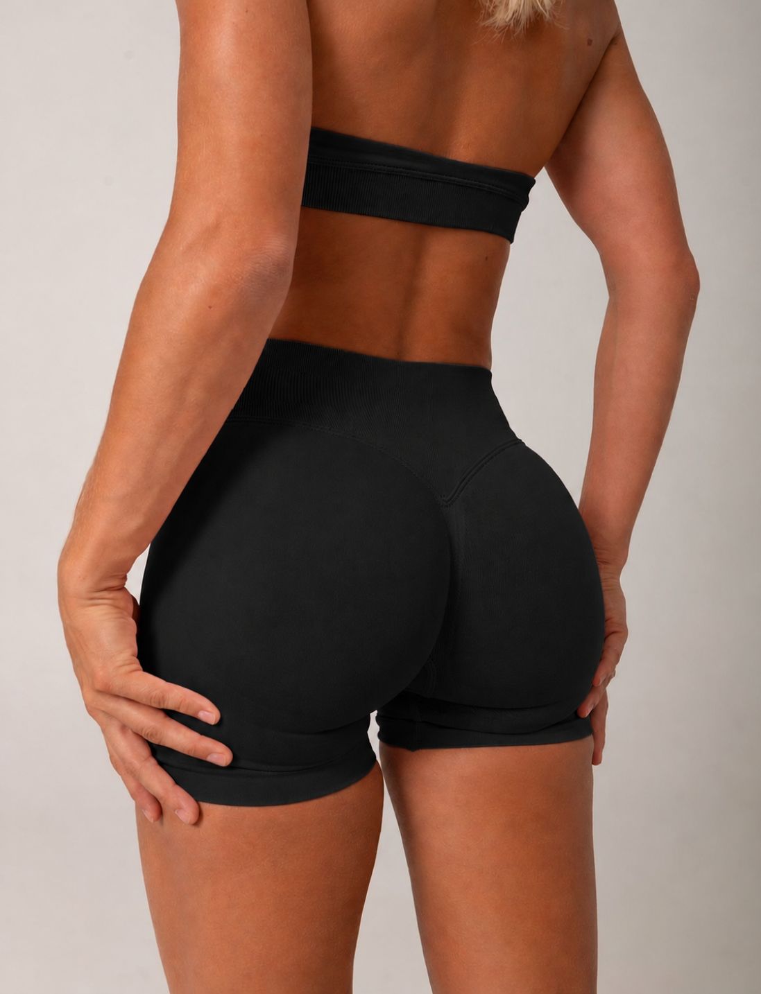 Aura Seamless Heart-Sculpt Shorts